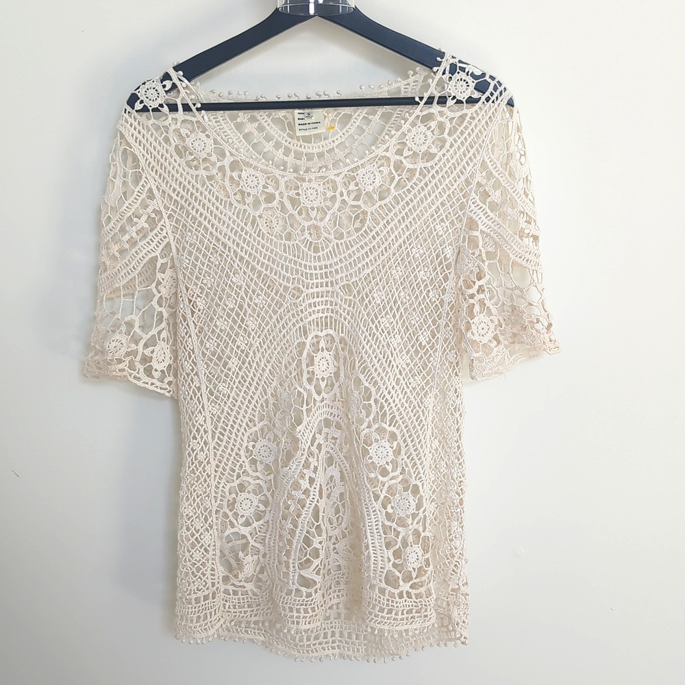 SOLITAIRE White Crocheted Top Size Small